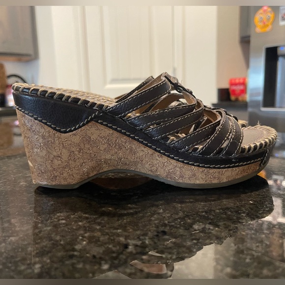 American Eagle Wedge Sandals, Size 6.5 - Picture 6 of 11